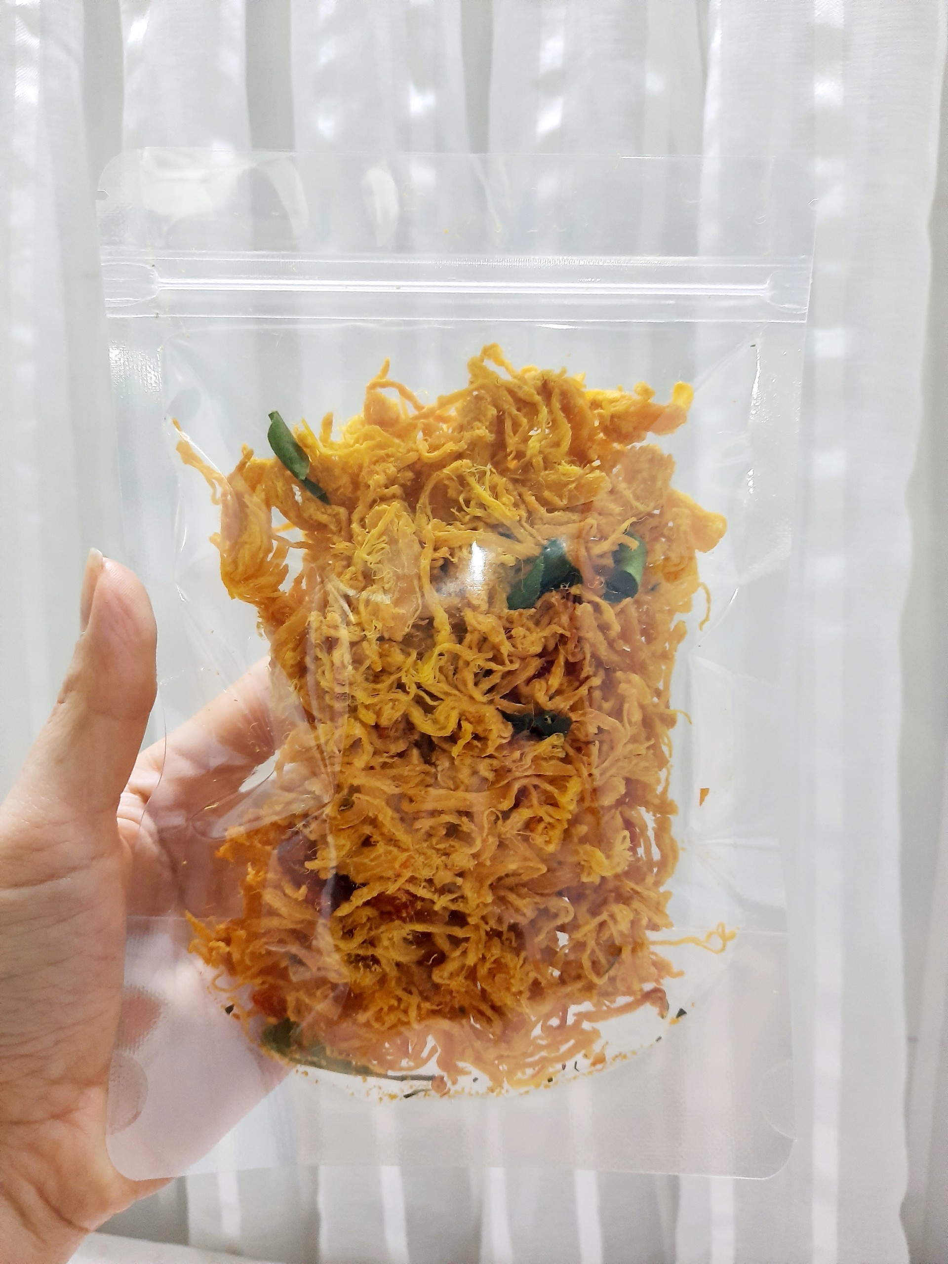 KHÔ GÀ LÁ CHANH ĐẶC BIỆT GÓI 100GR