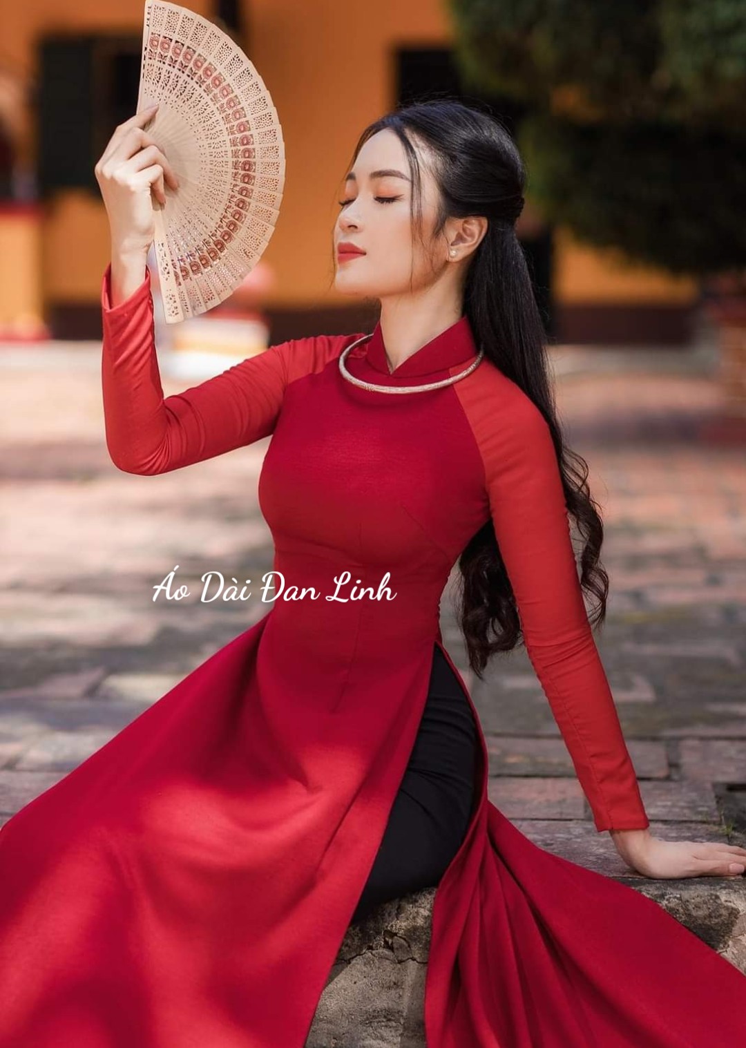 Áo dài lụa Tây Thi màu đỏ đậm phối tay lệch màu trẻ đẹp quý phái - Áo Dài Đan Linh