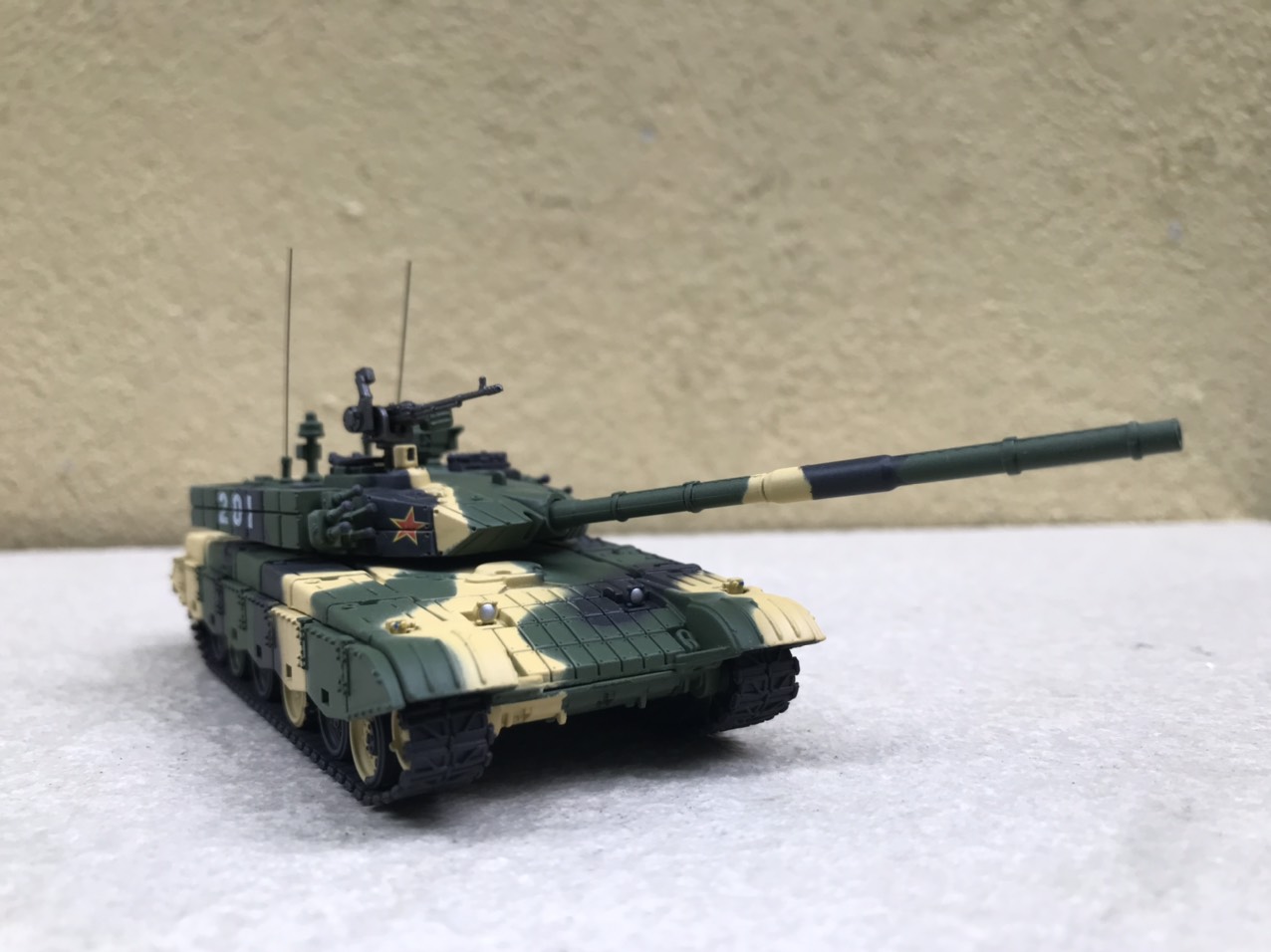 Mô hình Quân sự xe TANK T-99 1:72