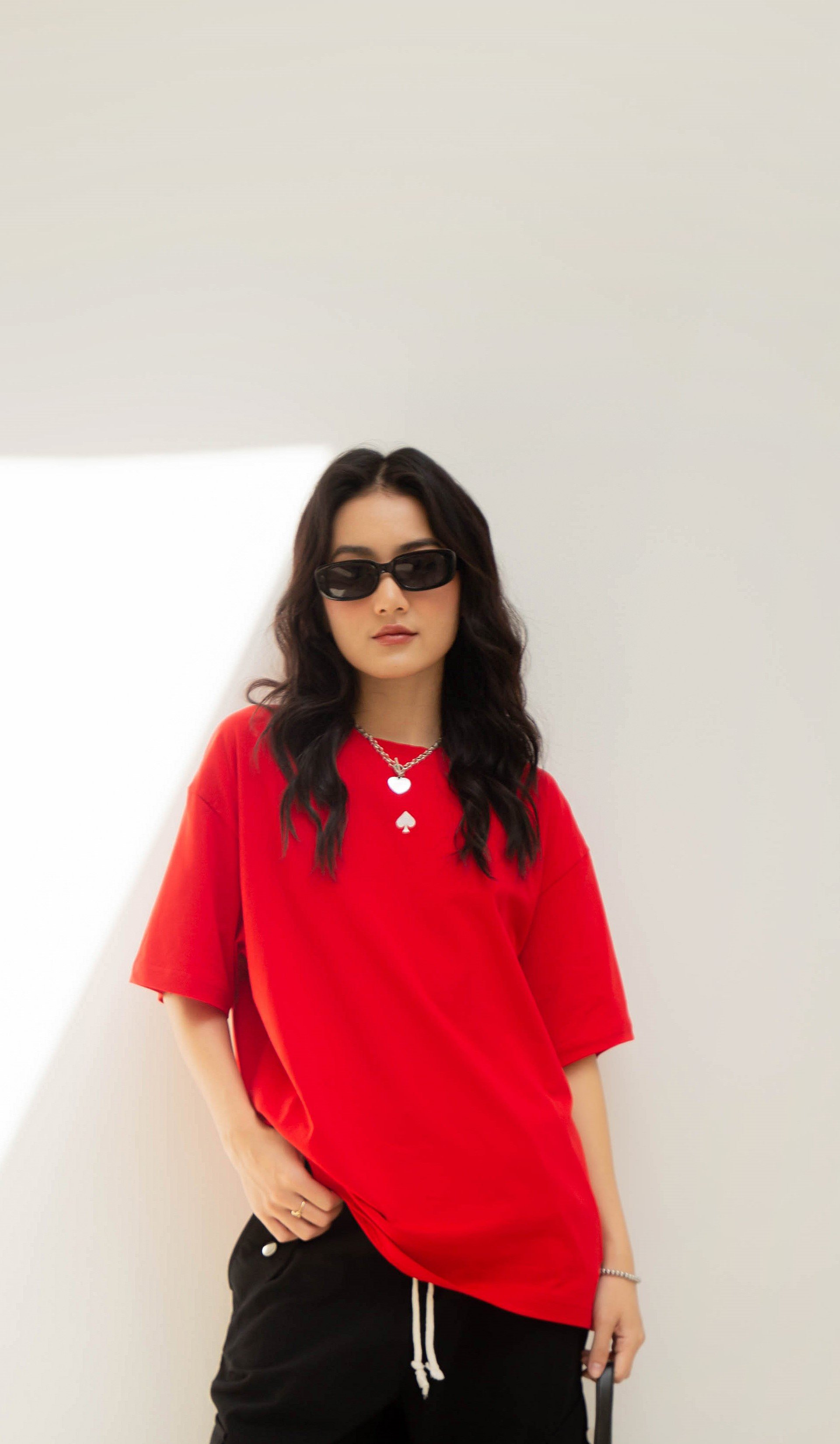 [Nhập LAZSOCIALBAU12 giảm 12% đơn 99K] Áo thun nữ logo RED/ WHITE  form rộng | JUDITH Tee | Secodee