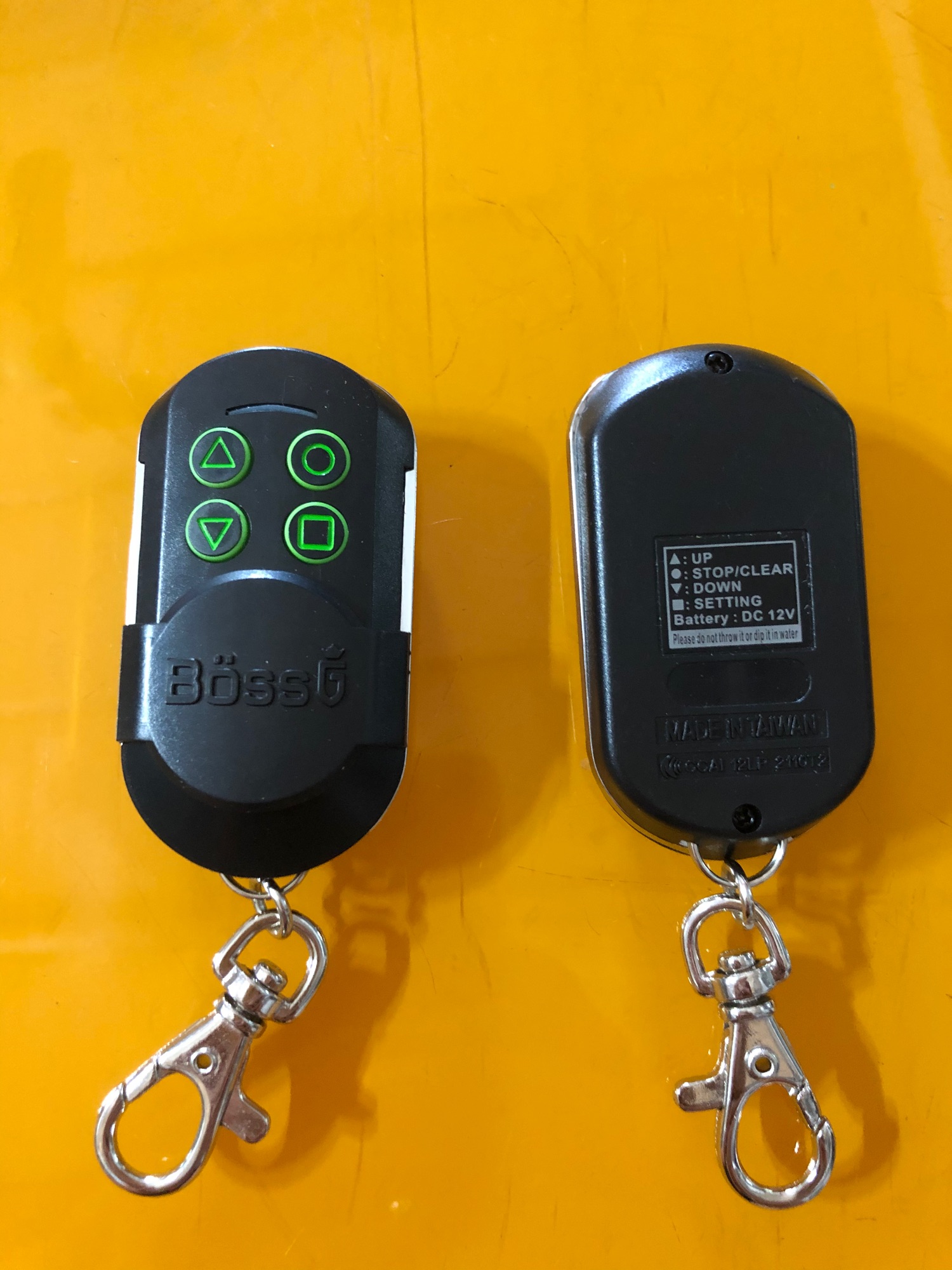 Tay khiển cửa cuốn bossdoor