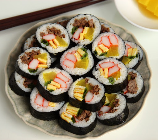 Set 4 món làm Rong biển cuộn kimbap( rong biển, mành tre, xúc xích, củ cải vàng)_TiTiMart