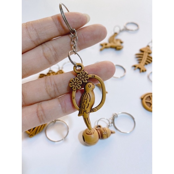 [Mẫu ngẫu nhiên] Móc khoá nhựa giả gỗ mini siêu dễ thương