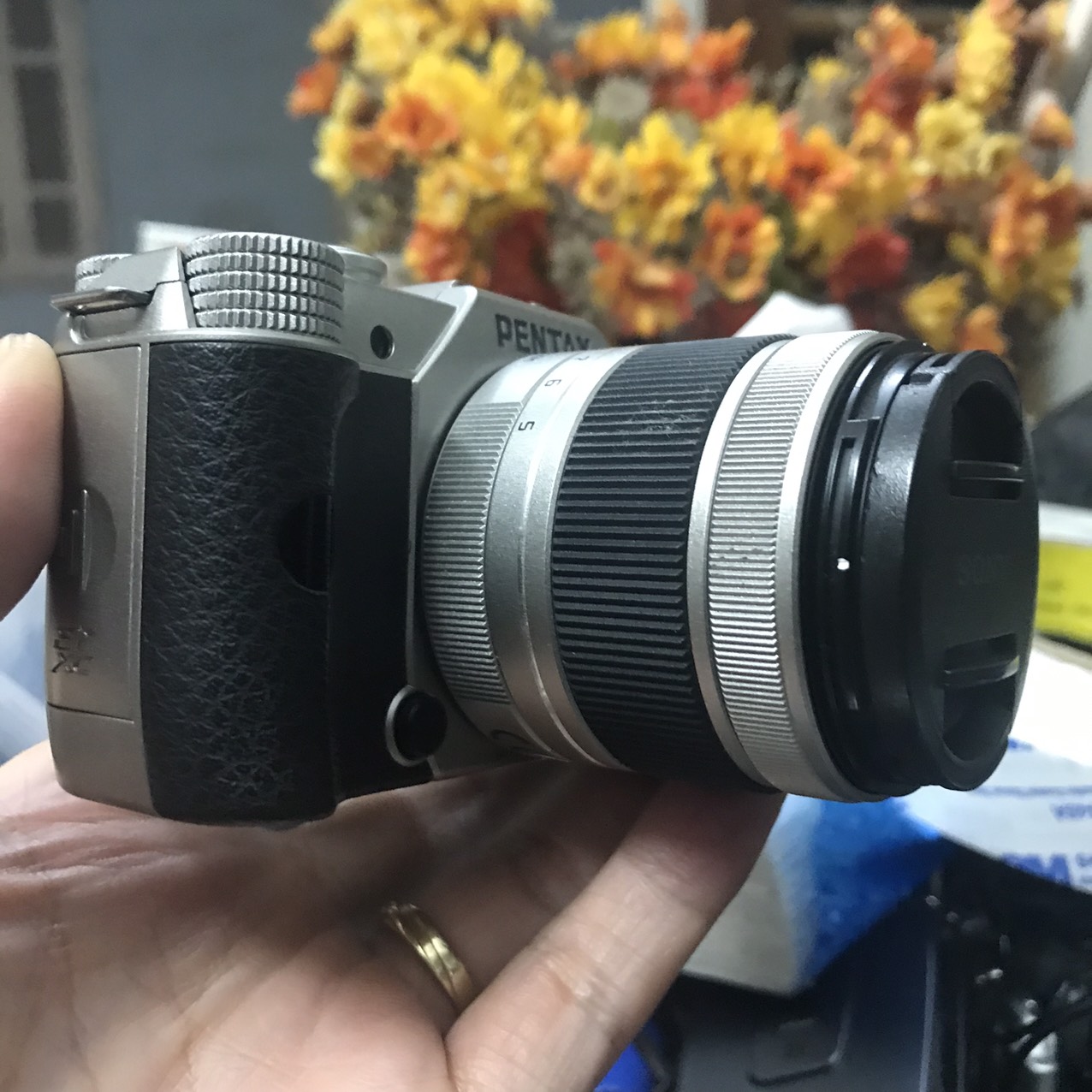 Pentax Q7 kèm ống kính 5-15
