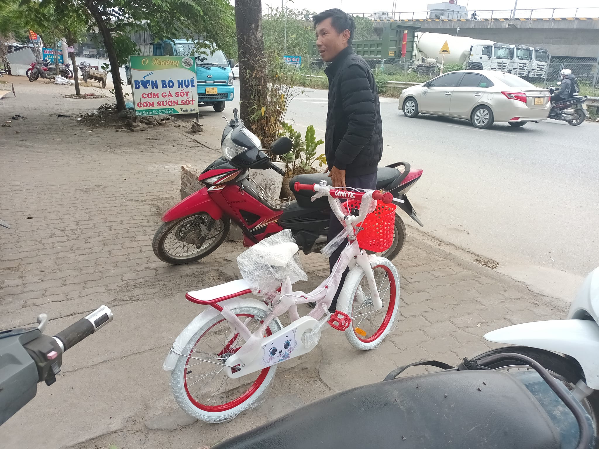 Xe đạp Thống nhất Kitten 20