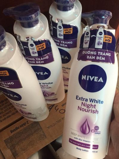 Sữa dưỡng thể Nivea Night White săn chắc da 350ml
