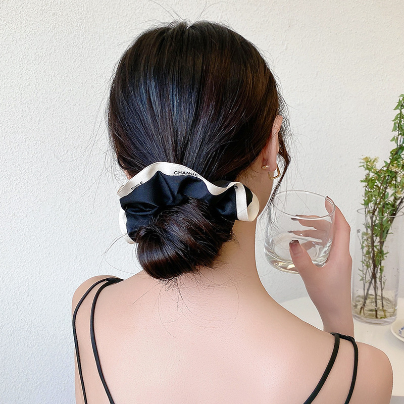 Cột Tóc Scrunchies Có Viền Sang Trọng Chữ Change Để Búi Tóc