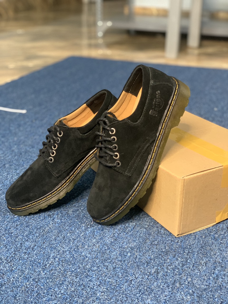 Giày Dr Martens Da Bò Lộn -Bảo Hành 12 Tháng