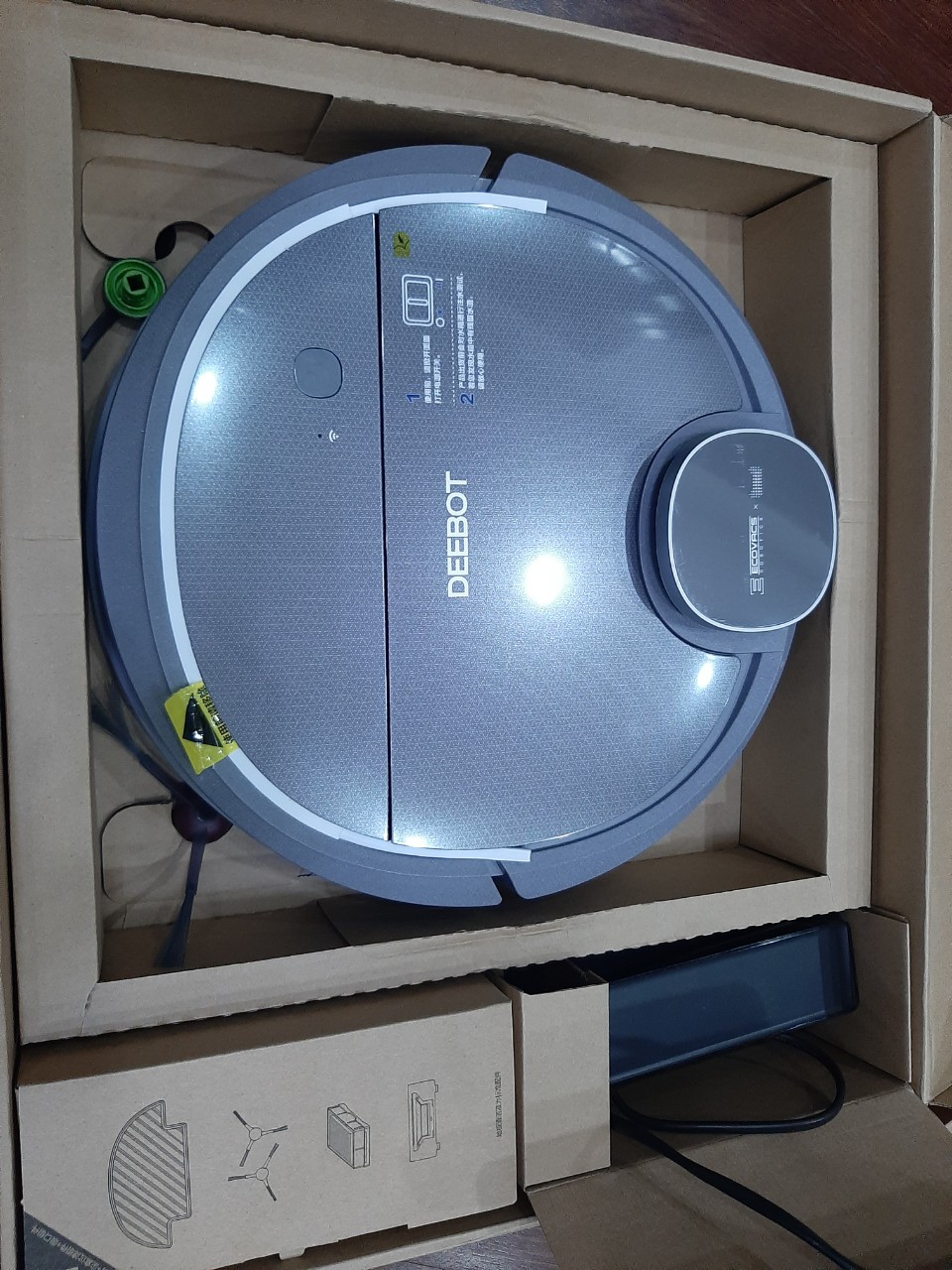 Robot Hút Bụi Lau Nhà Thông Minh Ecovacs DN55 (APP Tiếng Anh điều khiển bằng Điện thoại)