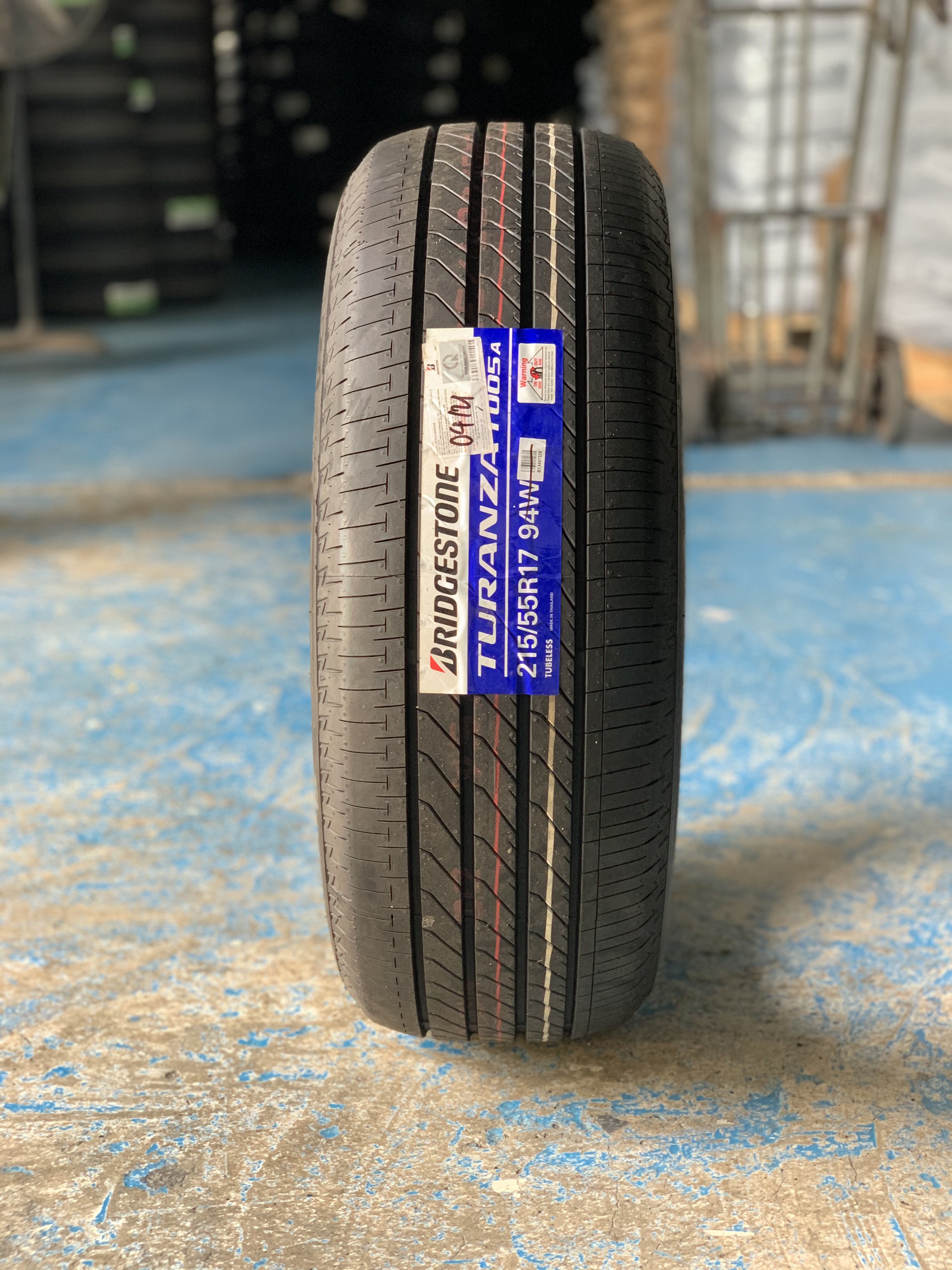 Lốp bridgestone 215/55r17 t005a