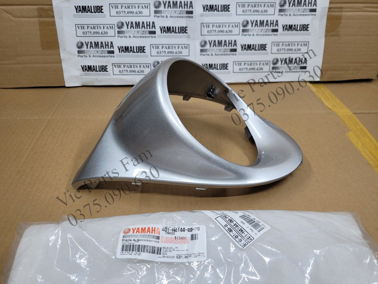 Ốp đèn pha Classico, Mio Classico màu bạc, hàng din Yamaha mới 100%
