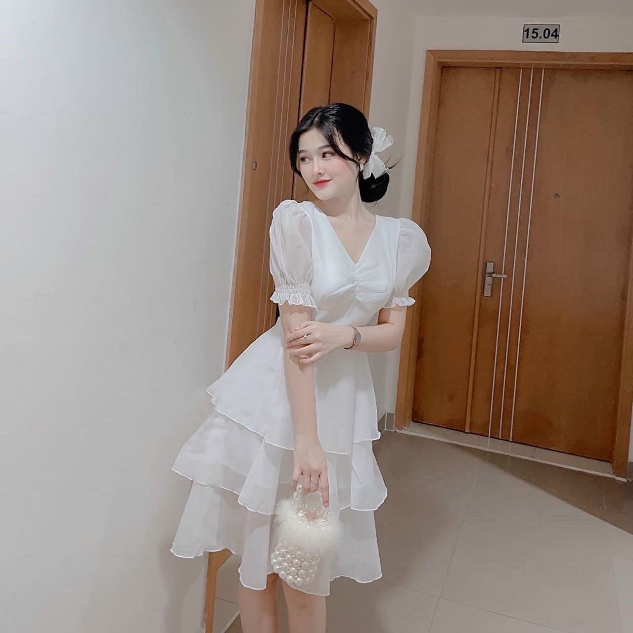 Đầm váy trắng nhúng ngực 3 tầng