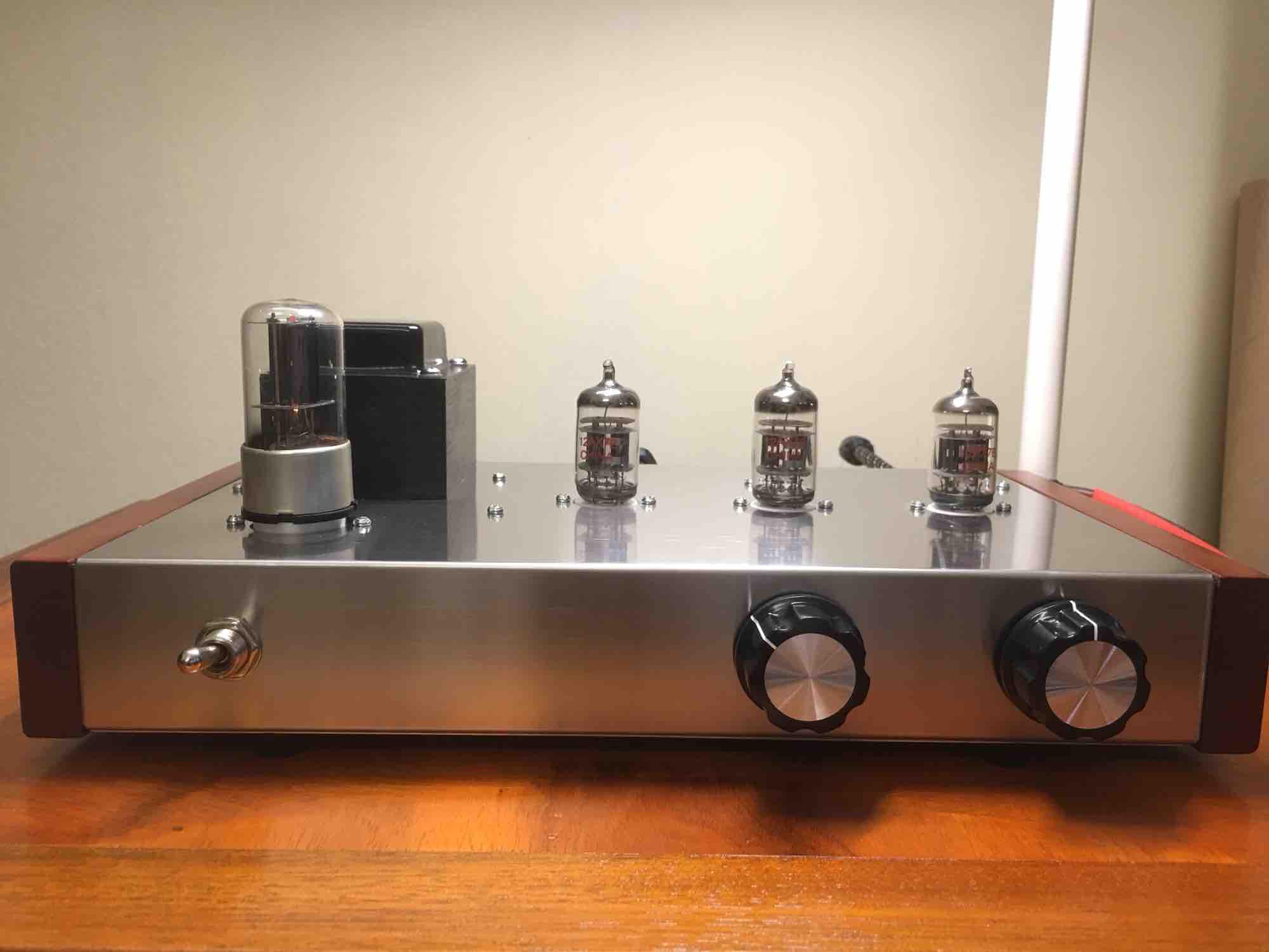 Pre-amp đèn phiên bản cổ điển ONE M7 12ax7