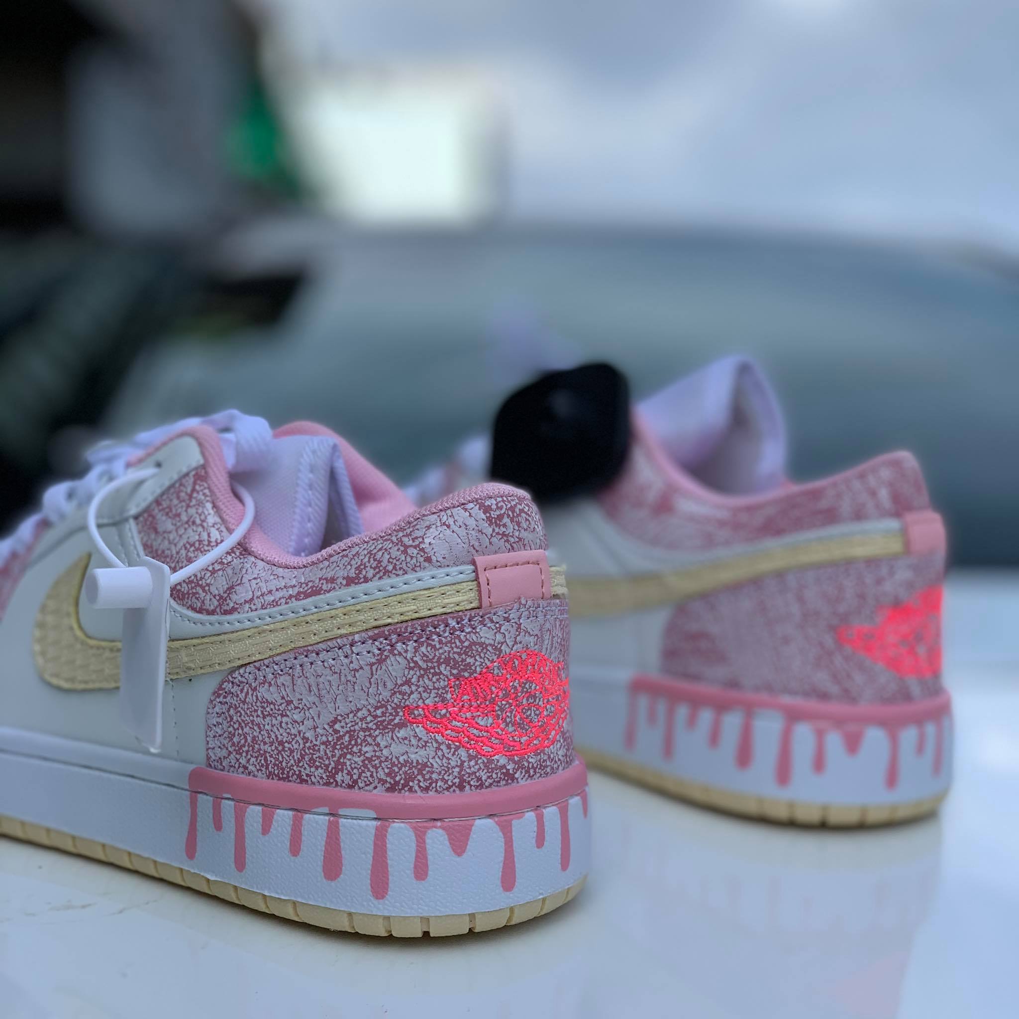 Giày sneaker Jodan 1 low màu hồng da lộn - Gin Store