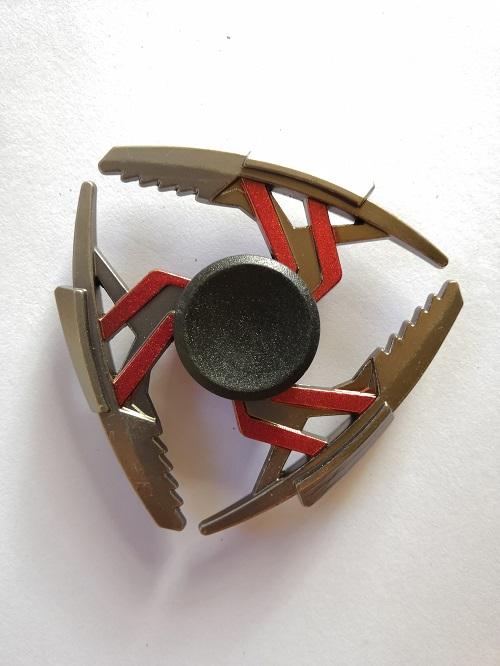 Spinner (con quay) đầu cuốc chim răng cưa