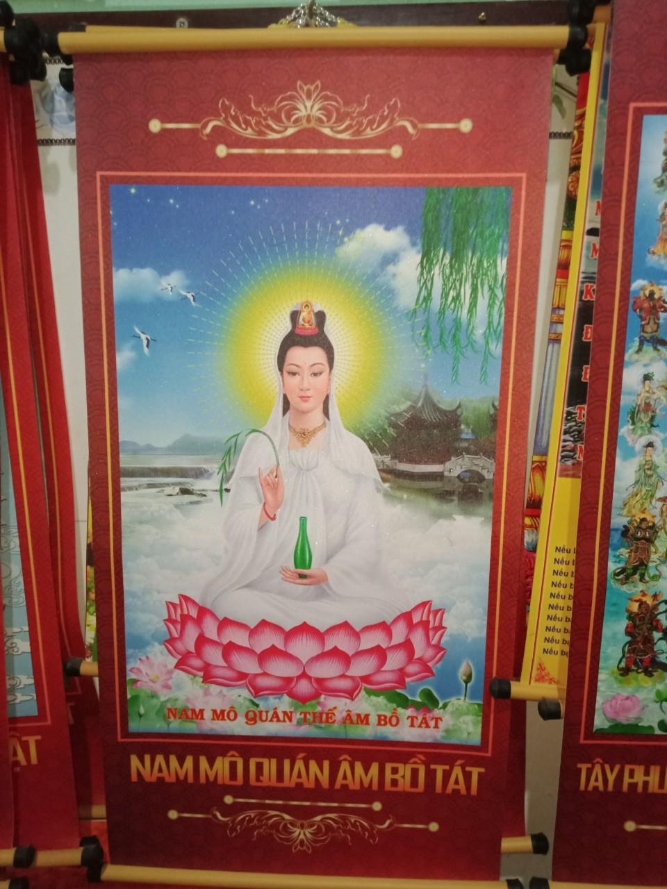 [Tranh Lụa Kim Sa] - Quán Âm Bồ Tát  40x60 cm