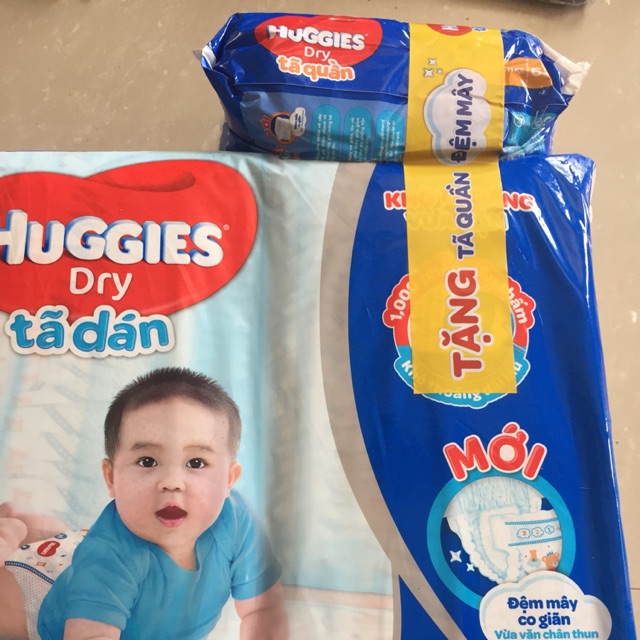 [TẶNG 6 TÃ QUẦN] TÃ DÁN HUGGIES MẪU MỚI M76 MIẾNG