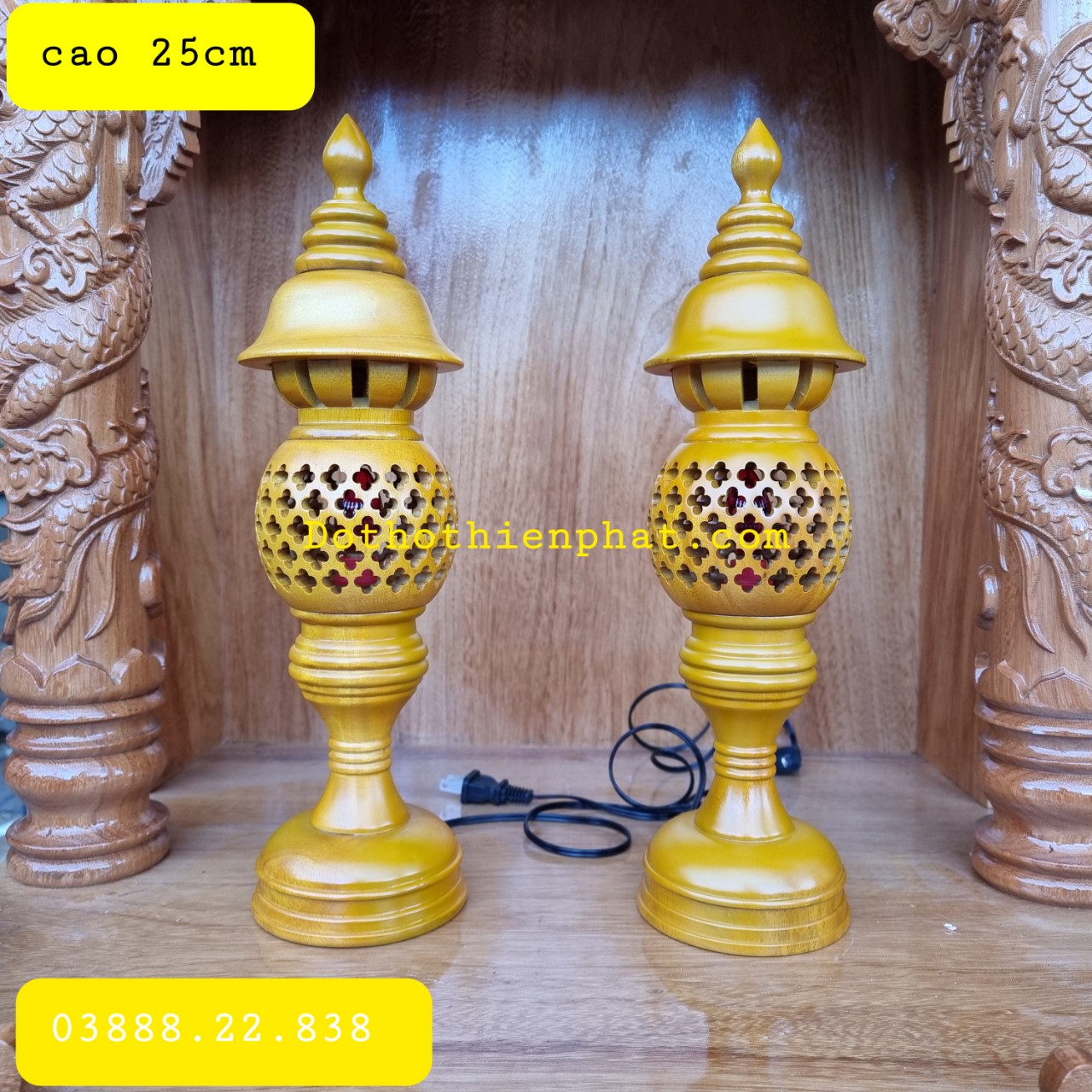 Cặp đèn thờ gỗ xà cừ cao 25cm màu vàng loại 1 mẫu mới