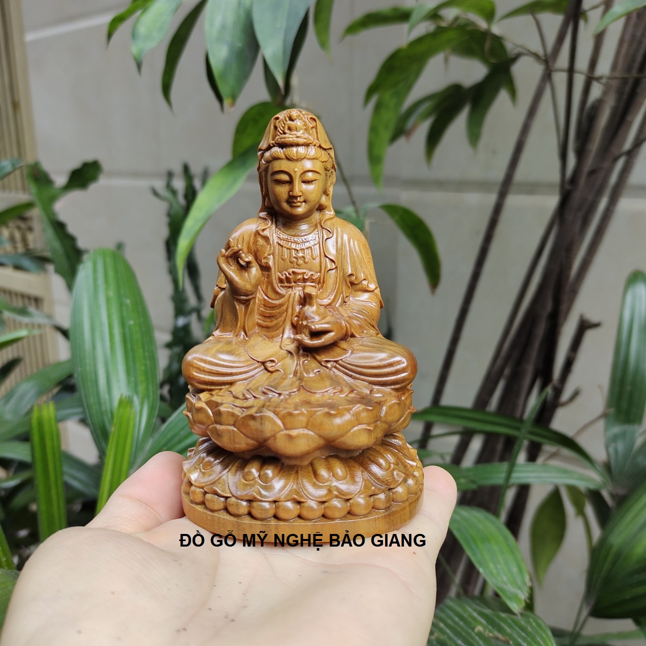 Tượng phật bà quan âm để ô tô gỗ bách xanh