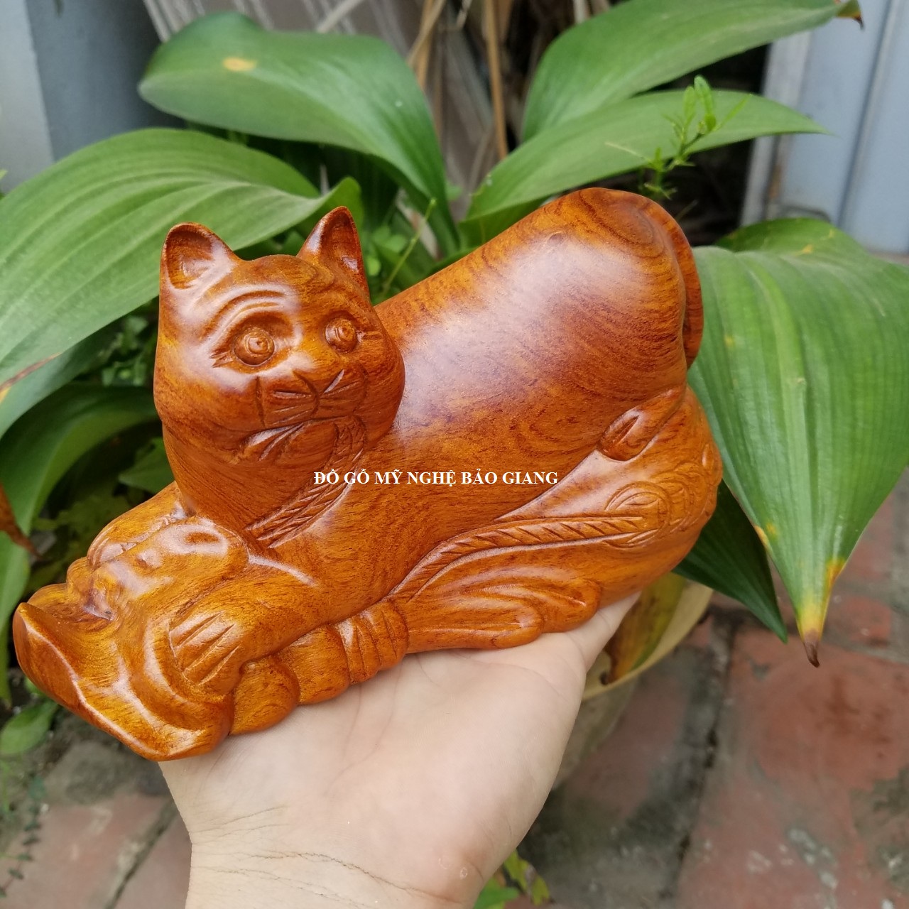 Tượng con mèo gỗ hương 19x10x8