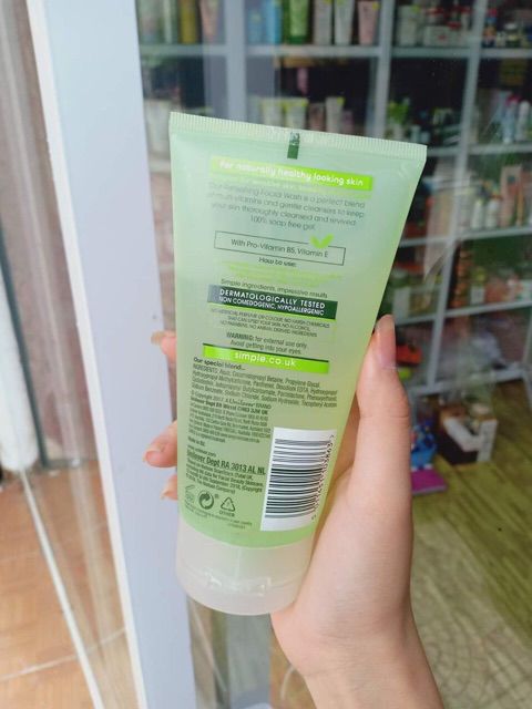 SỮA RỬA MẶT SIMPLE