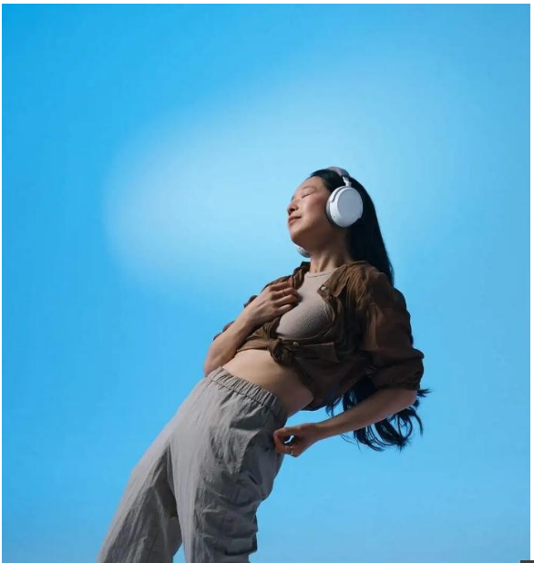 Tai nghe chống ồn SENNHEISER Momentum 4 Wireless