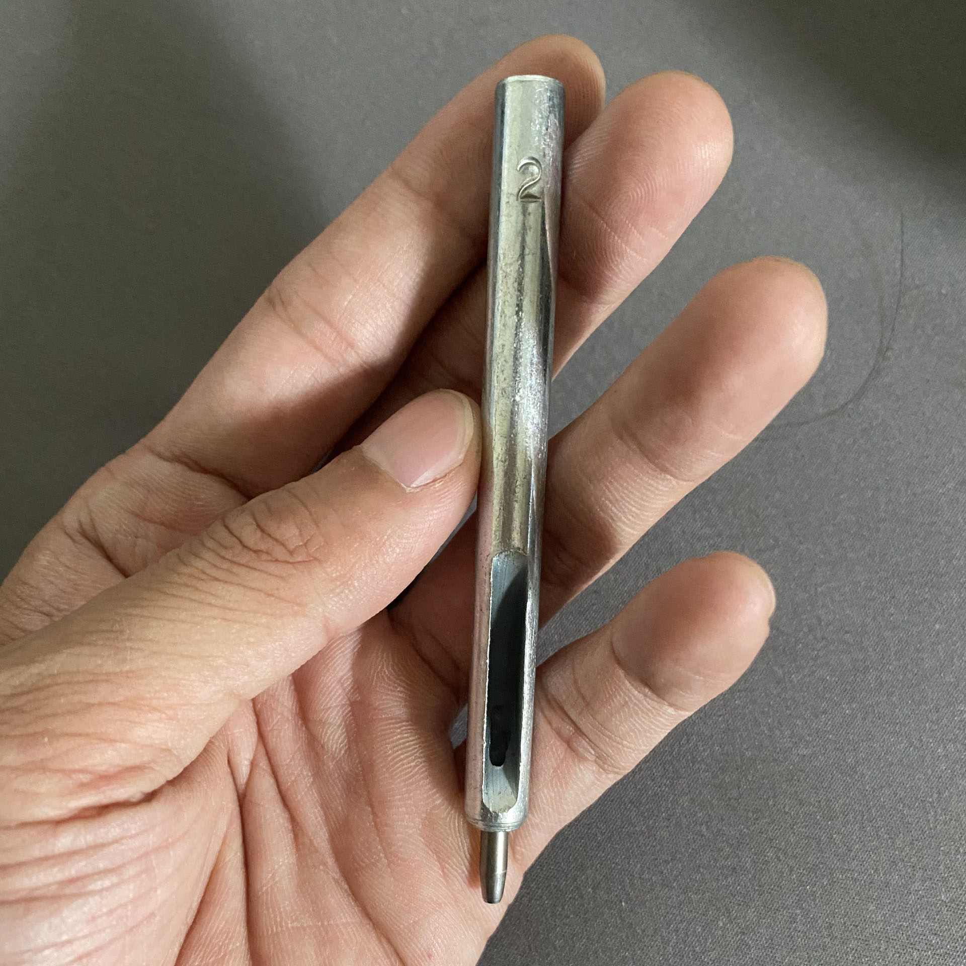 Đục Lỗ Dây (loại đầu 2mm) - Sasami Đồ Da Cá Sấu