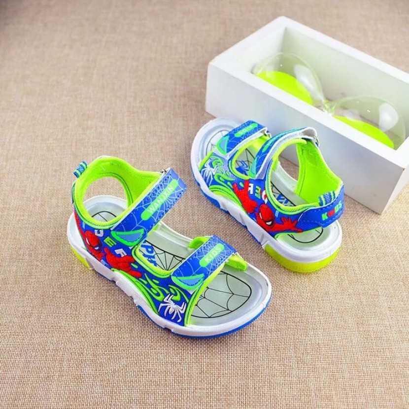 Sandal siêu nhân có đèn LED cho bé giá rẻ