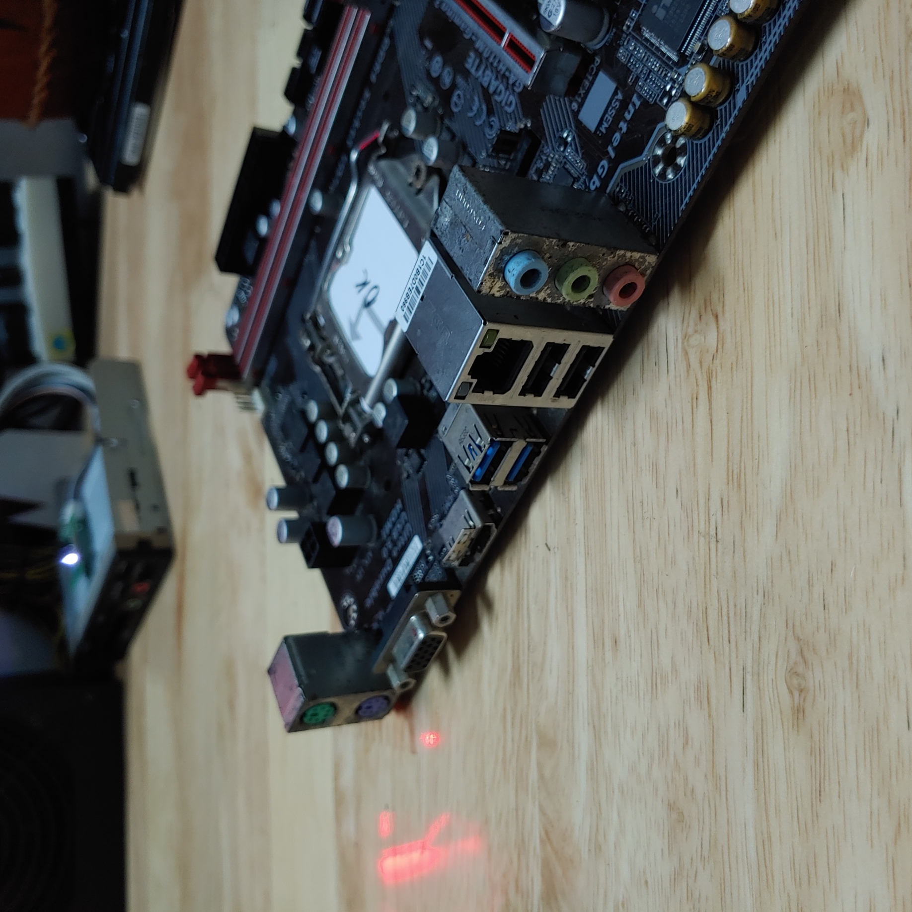 Main Gigabyte H110M-Gaming 3 zin sáng mới 98% kô Fe (BH 1Tháng)