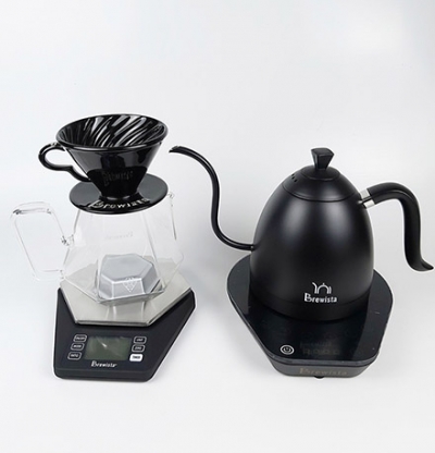 Ấm pha cà phê Brewista Artisan 600ml Gooseneck Variable Kettle