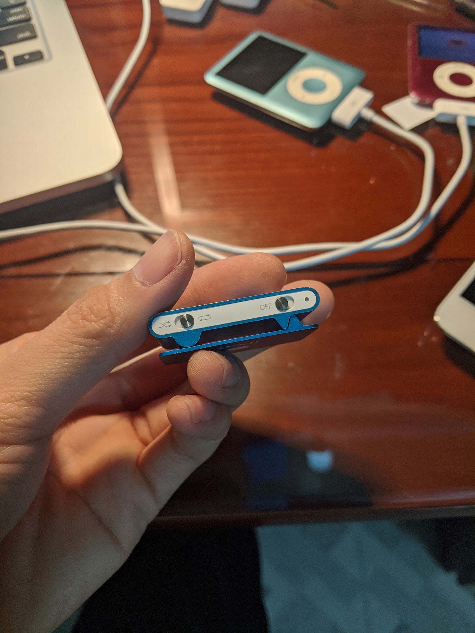 iPod shuffle 2 - Máy nghe nhạc