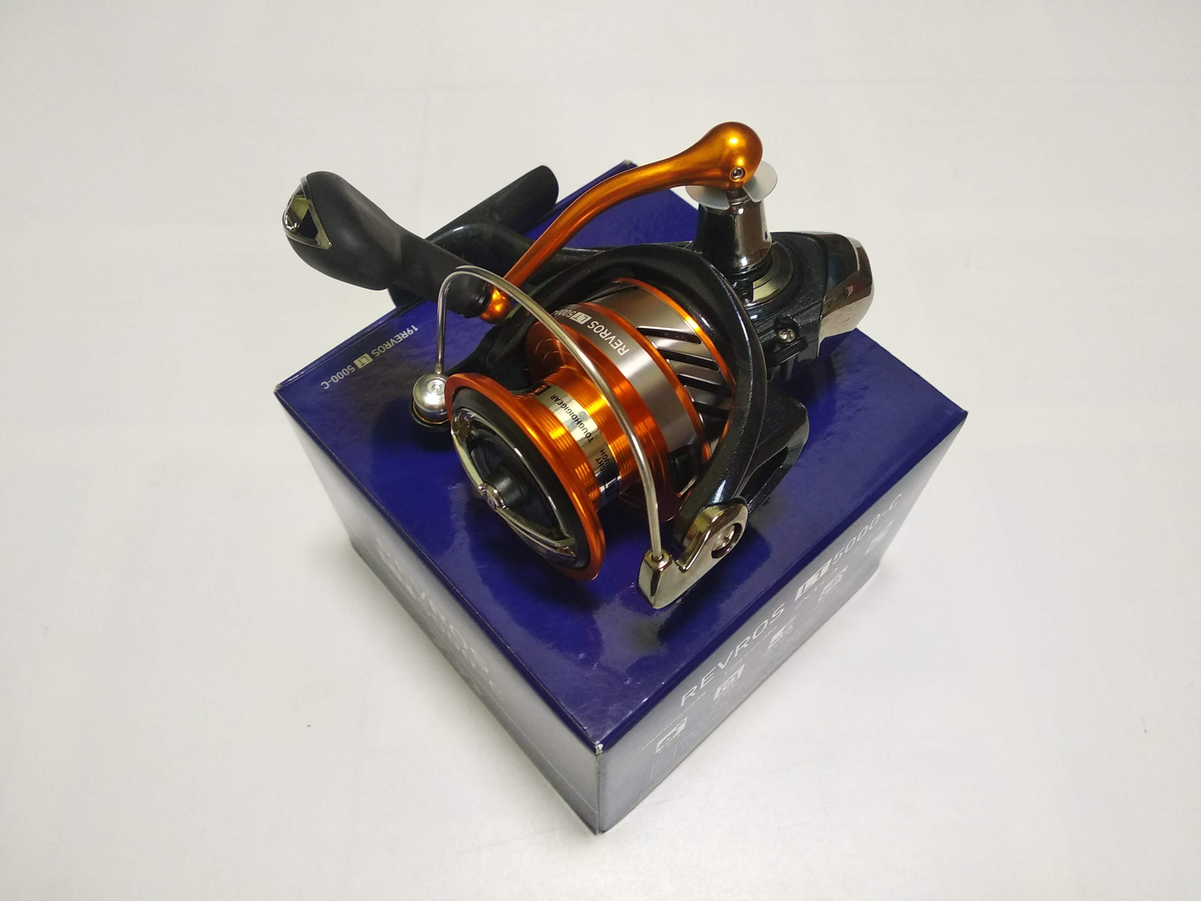 Máy câu cá Daiwa CrossFire LT5000-C