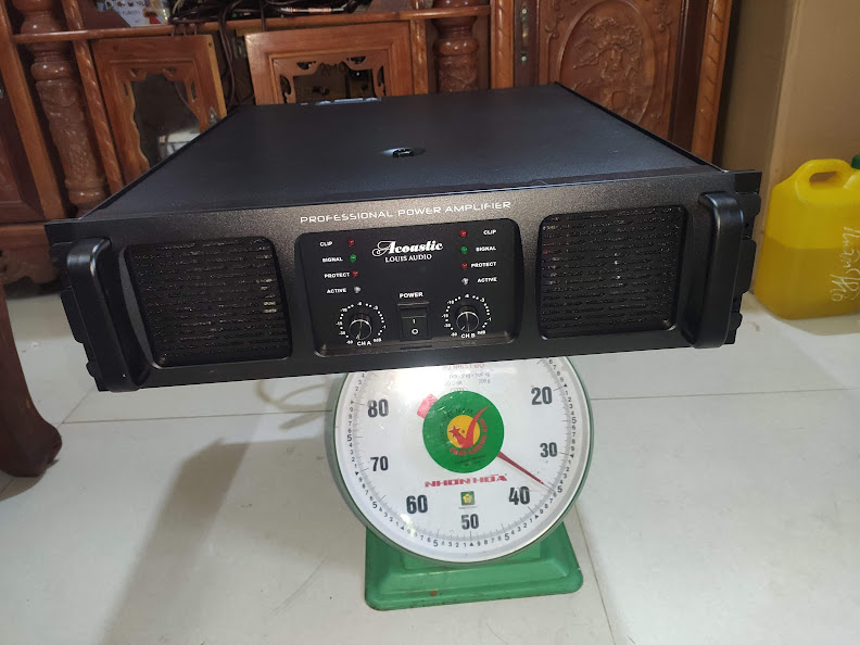 Đẩy công suất lớn pk acoustic 2.1600, đẩy hội trường 60 sò toshiba, chuyên trị sub kép, nguồn xuyến đồng 21cm, 7000w max, 36 kg.