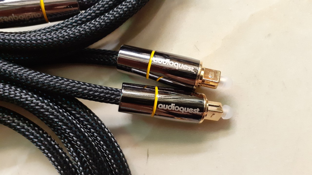 [HCM]DÂY QUANG AUDIO QUEST BÃI MỸ XỊN DÀI 2 MÉT.