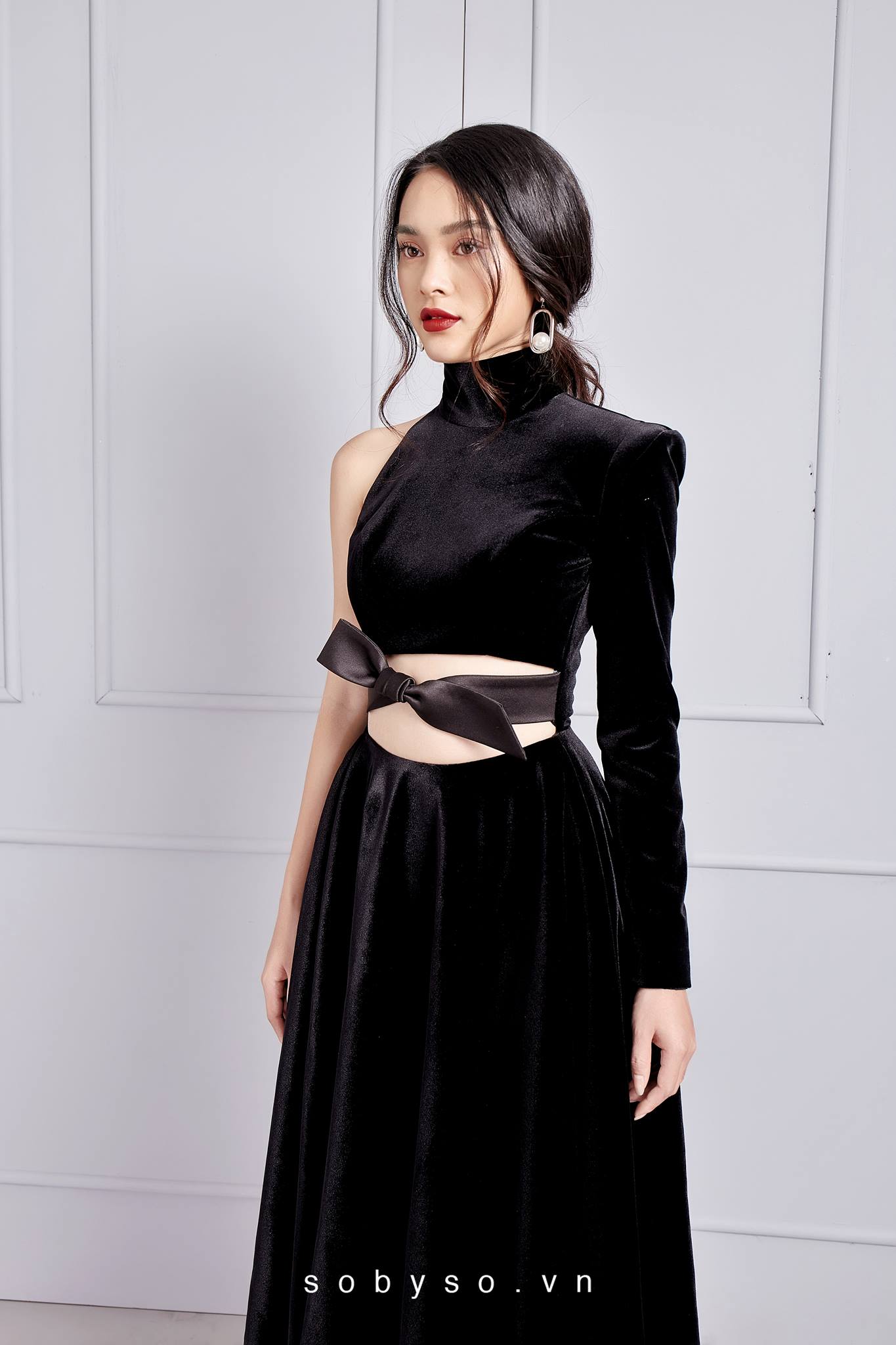 SO BY SO - Đầm nhung đính nơ