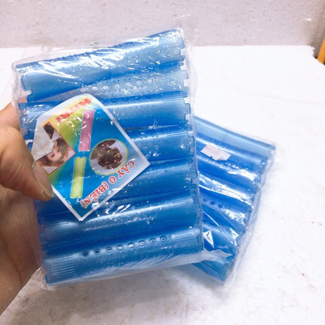 Combo 12 xương trục uốn xoăn lạnh màu xanh dương size vừa 1.8cm