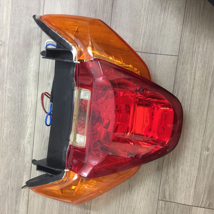 Củ đèn hâu xe Future 1