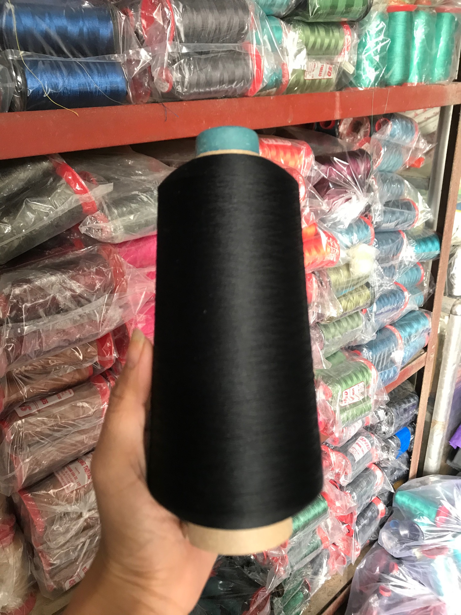 Set 2 cuộn tơ vắt sổ King cuộn 250g