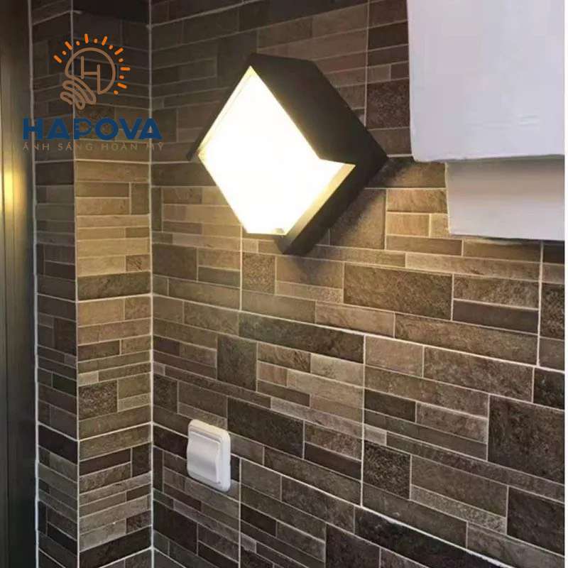 Đèn gắn tường ngoài trời hình vuông chống nước hapova riona 1013