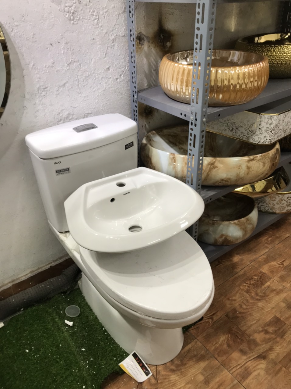 CHẬU RỬA MẶT, LAVABO,  TREO TƯỜNG (THẲNG & GÓC) LOẠI NHỎ CÓ GỜ CHỐNG BẮN NƯỚC, đẹp, chắc chắn, bền bỉ với thời gian