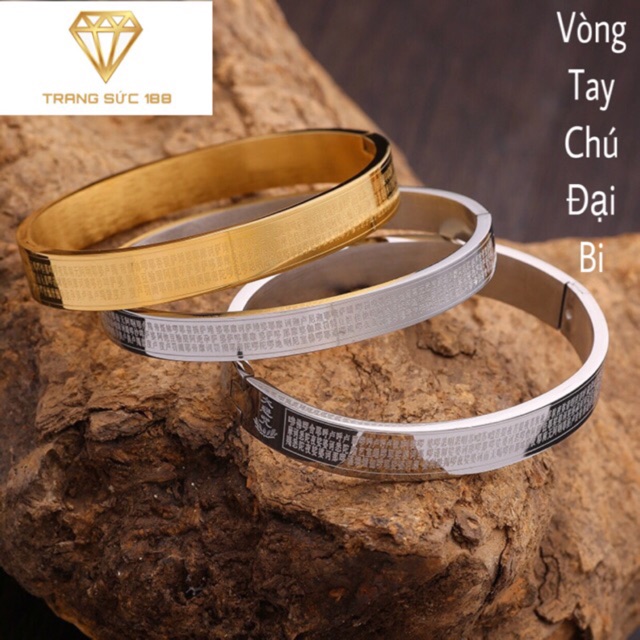 Vòng tay titan chú đại bi dạng oval, sản phẩm có thiết kế sang trọng, quý phái, hợp thời trang, dễ dàng kết hợp với nhiều trang phục khác nhau