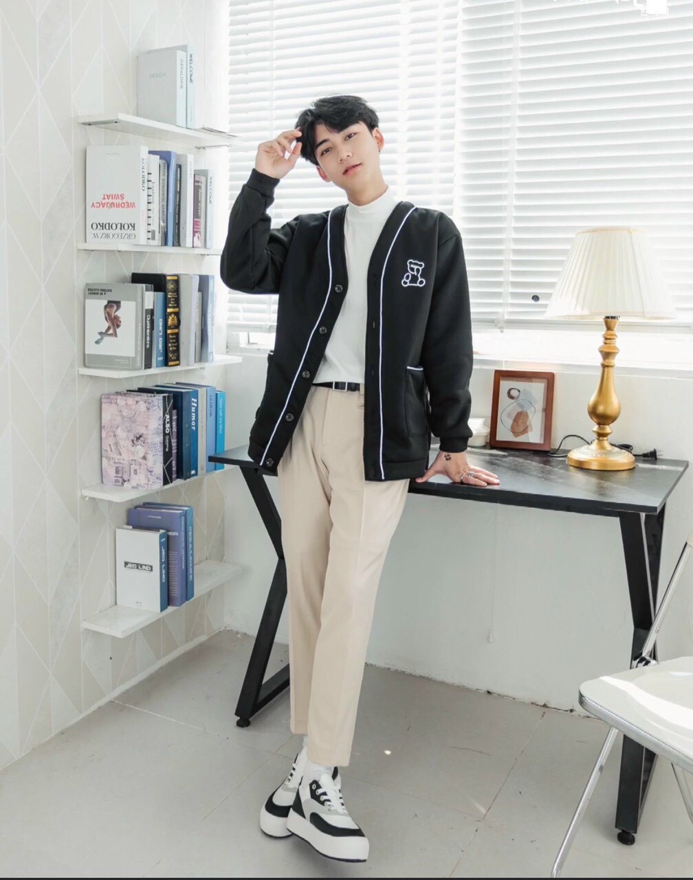 Áo Khoác Cardigan Bomber Cúc Cài Nỉ Ngoại Họa Tiết Gấu Nổi Cực HOT HIT Phối Sọc Nổi Bật Kiểu Dáng Rộng Dài Hàn Quốc TP657