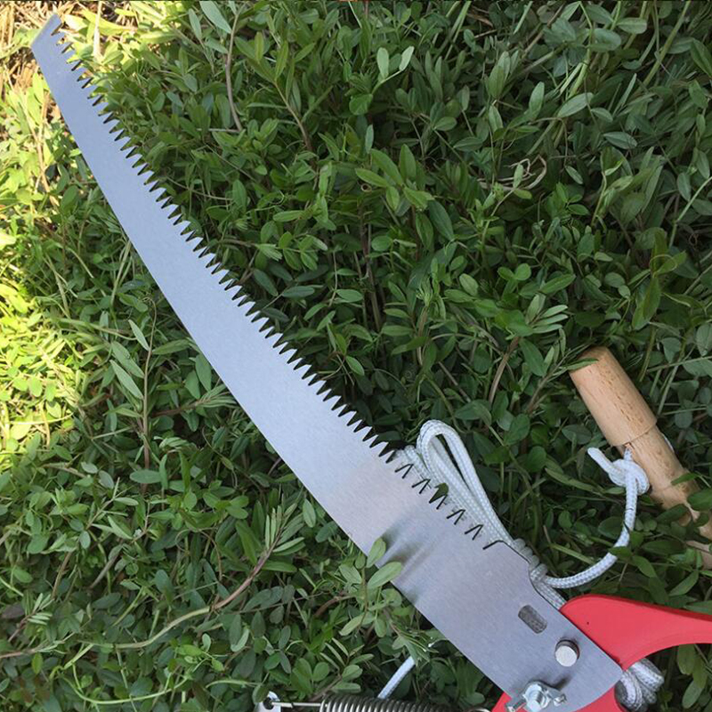 Kéo cắt cành trên cao - Lưỡi kéo và lưỡi cưa được làm từ thép Nhật SK5 như các loại dao kéo ghép cây nên rất sắc và không gỉ