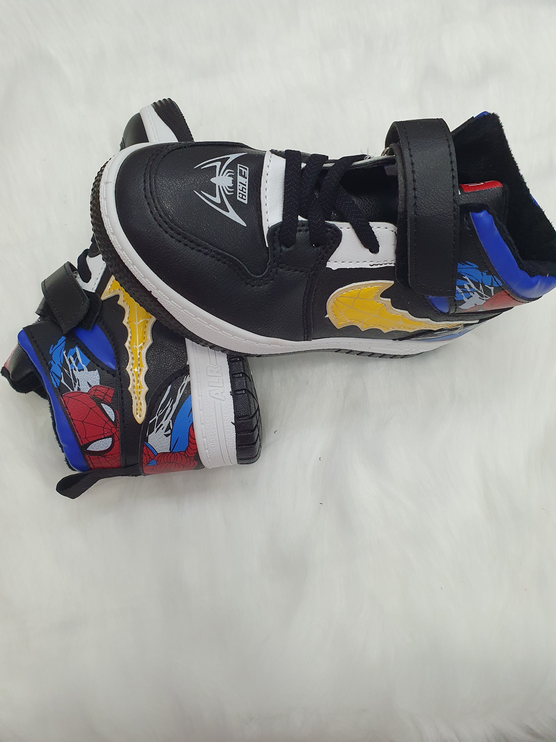GIÀY THỂ THAO BÉ TRAI JORDAN 601