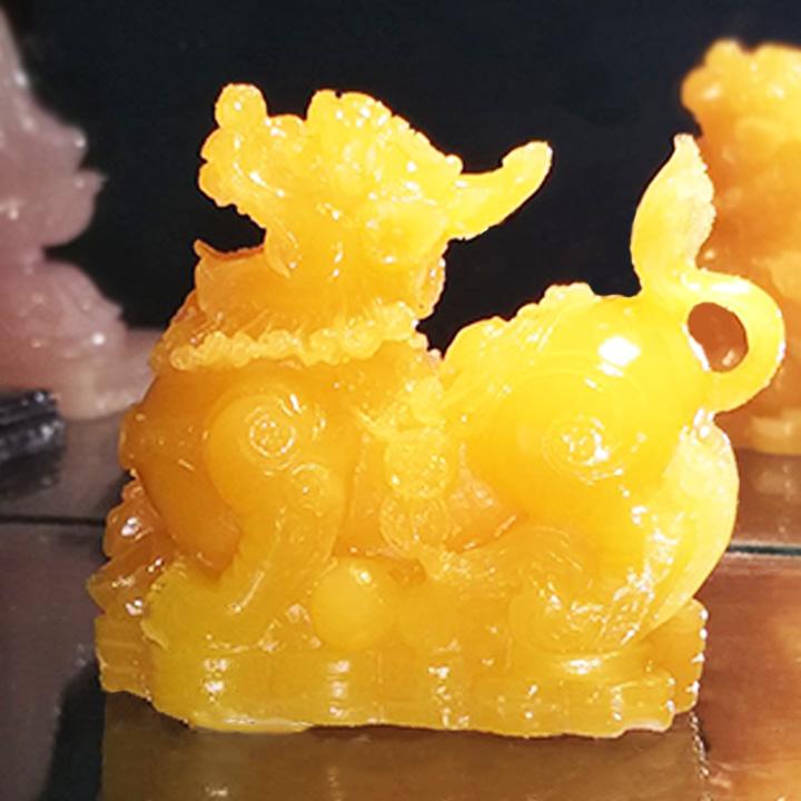 Tượng Tỳ Hưu màu vàng mang may mắn