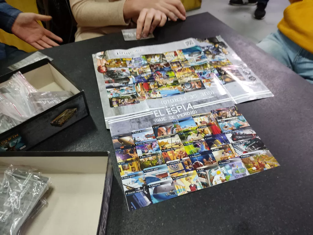 [US] Spyfall - Trò Chơi Board Game