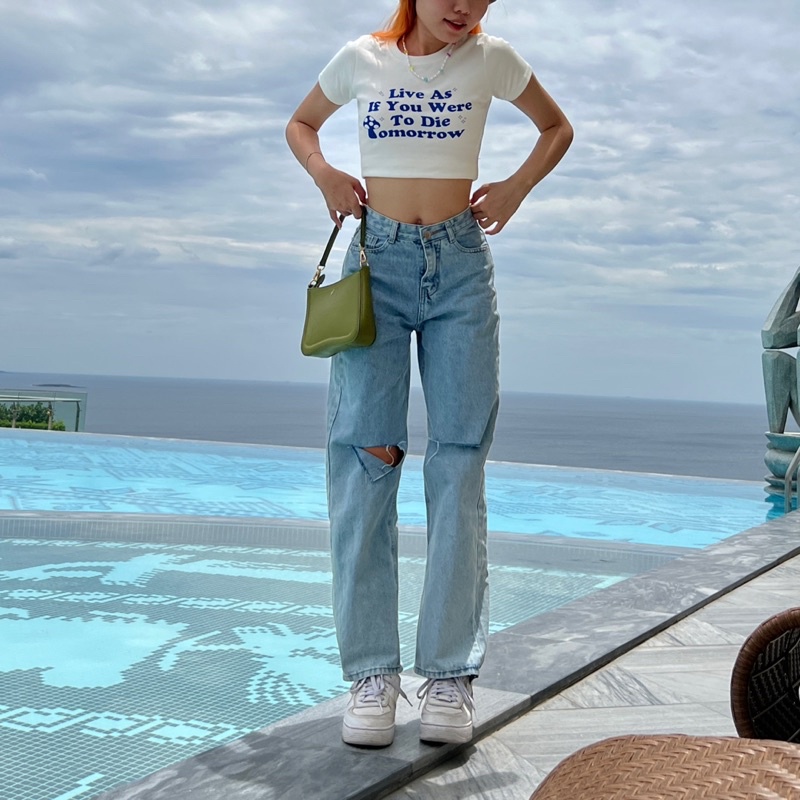 Quần jeans ống suông rách gối nữ