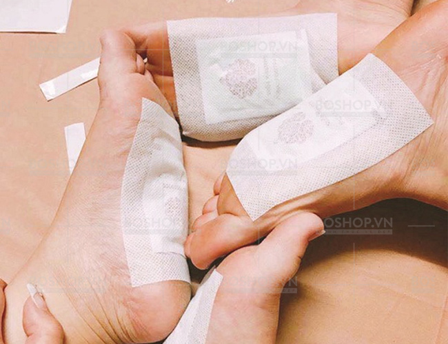 Miếng Dán Thải Độc Chân Lanna Foot Patch Thái Lan (Bịch 10 Miếng)