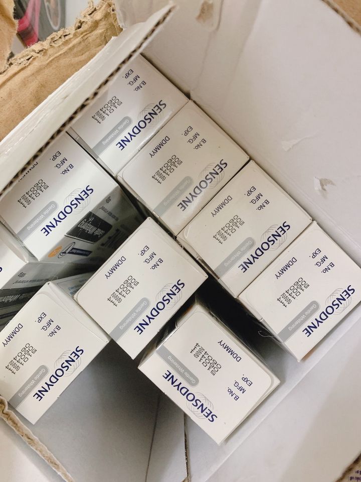 Kem đánh răng Sensodyne trắng răng giảm ê buốt