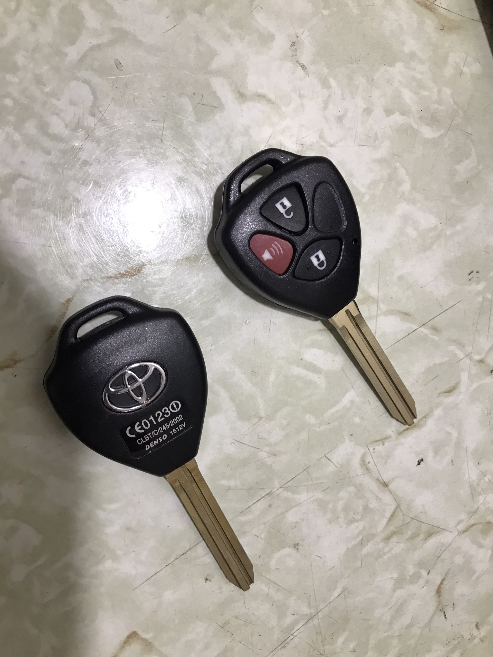 Vỏ Chìa Khóa Xe Toyota 3 nút